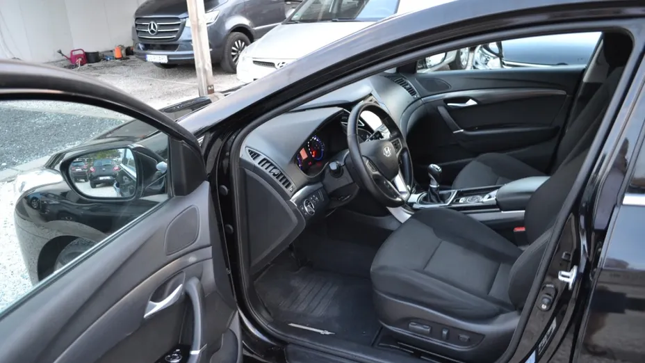 HYUNDAI i40 -