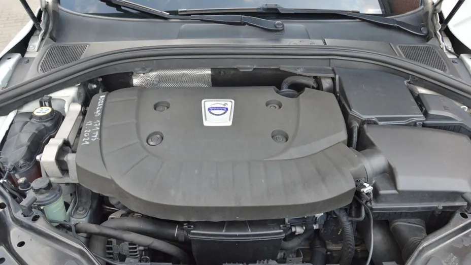 VOLVO XC60 -
