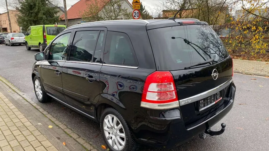 OPEL Zafira -
