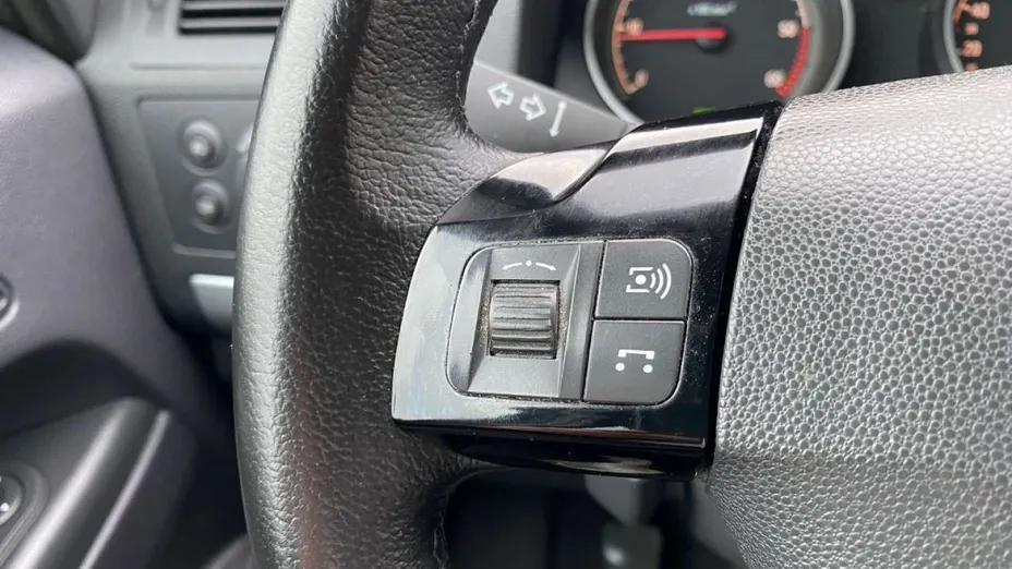 OPEL Zafira -
