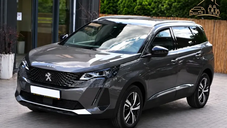 PEUGEOT 5008 -