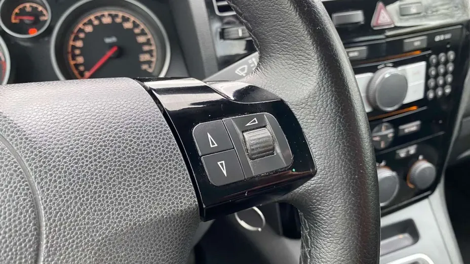 OPEL Zafira -