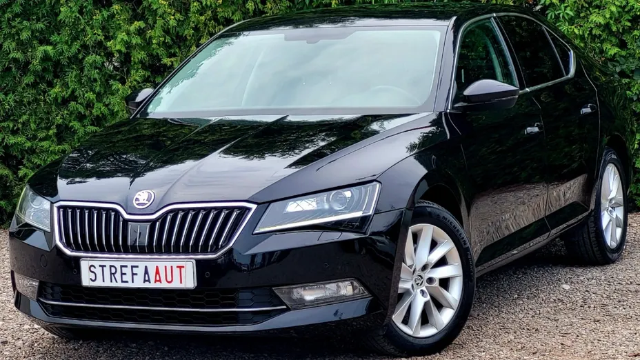SKODA Superb -