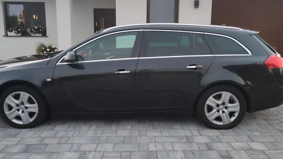 OPEL Insignia -