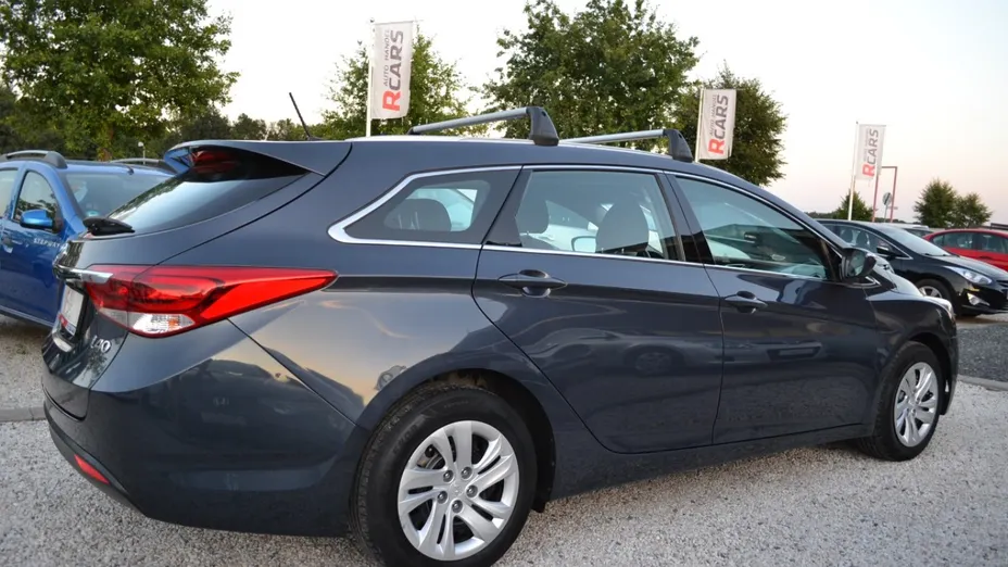 HYUNDAI i40 -