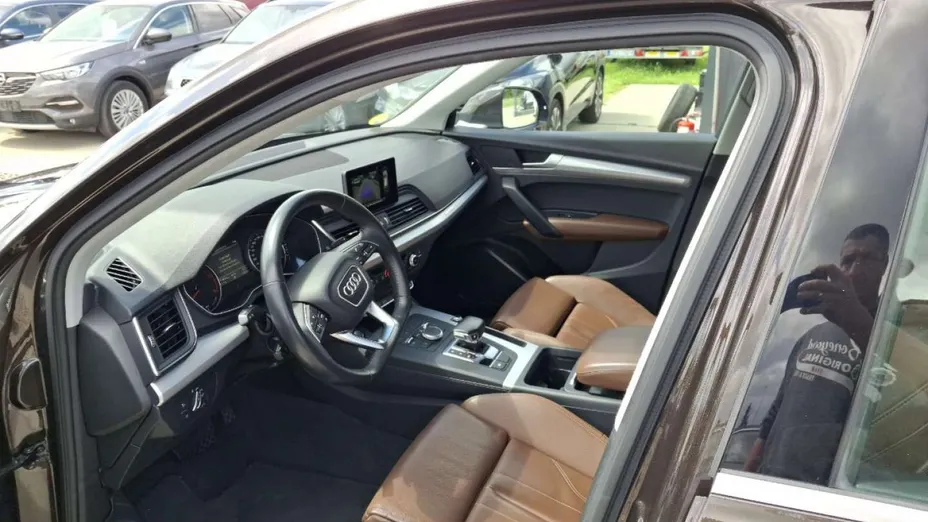 AUDI Q5 -