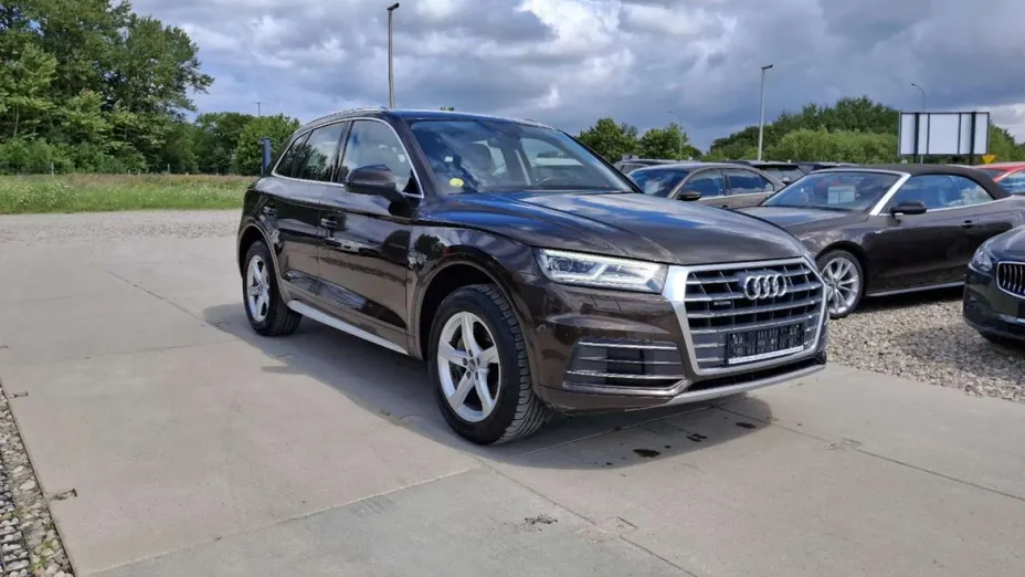 AUDI Q5 -