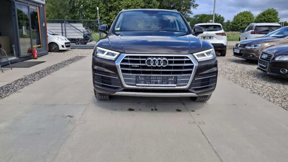 AUDI Q5 -