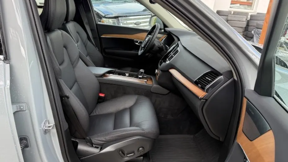 VOLVO XC90 -