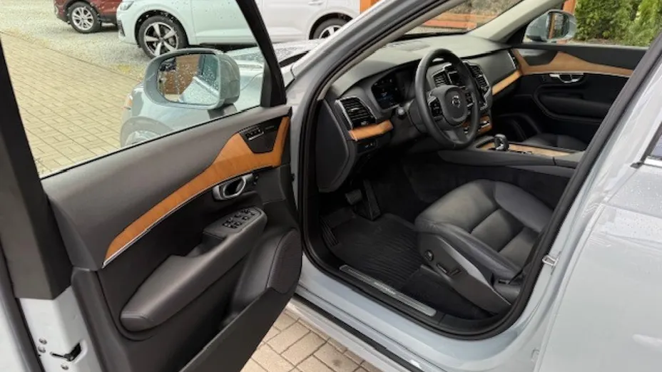 VOLVO XC90 -