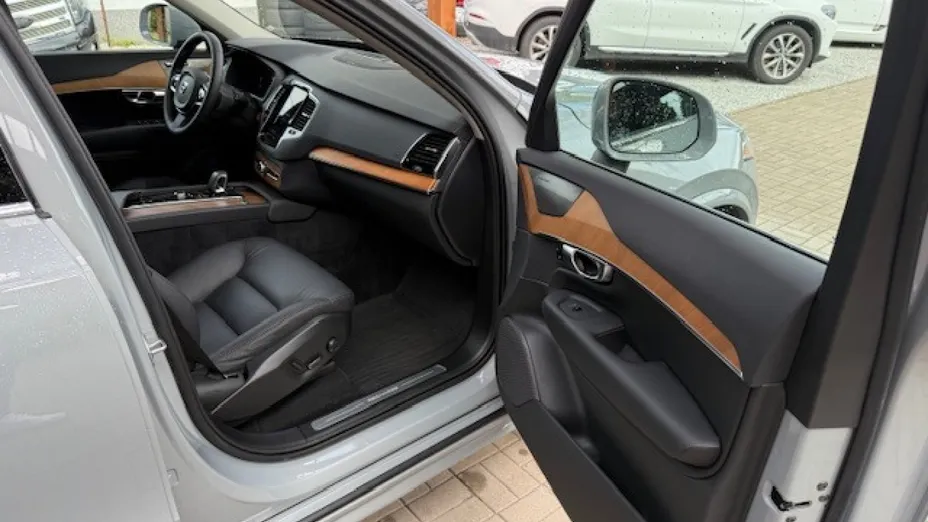 VOLVO XC90 -