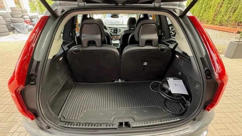 VOLVO XC90 -