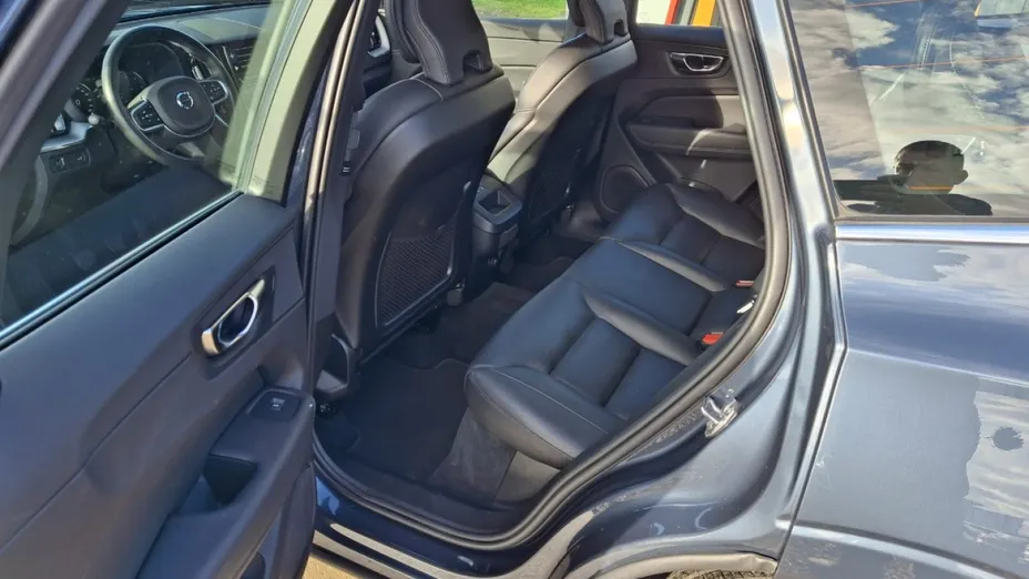 VOLVO XC60 -