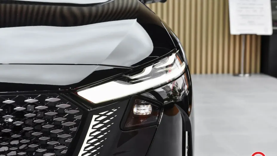 MAZDA EZ-6 -
