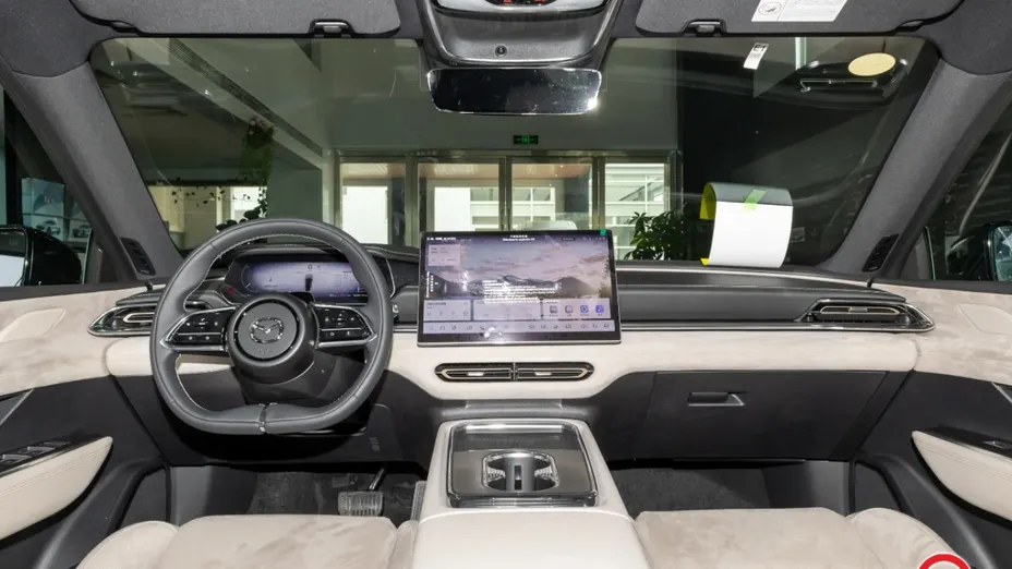 MAZDA EZ-6 -