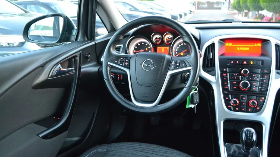 OPEL Astra -