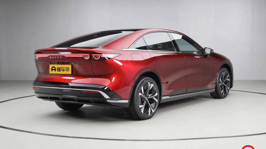 MAZDA EZ-6 -
