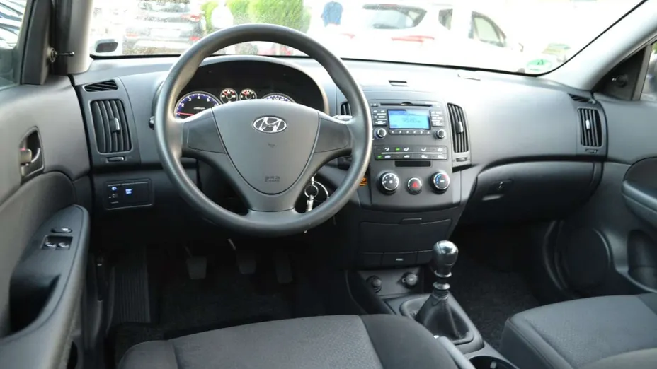 HYUNDAI i30 -