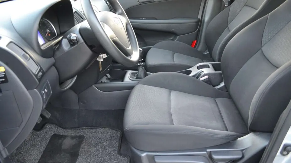 HYUNDAI i30 -