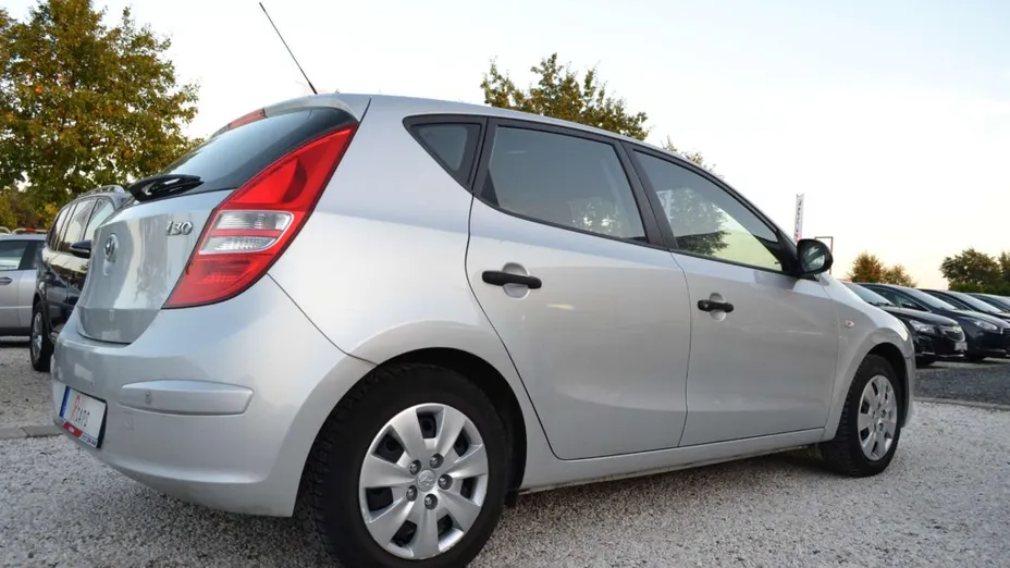 HYUNDAI i30 -