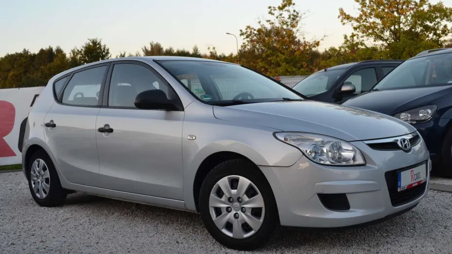 HYUNDAI i30 -