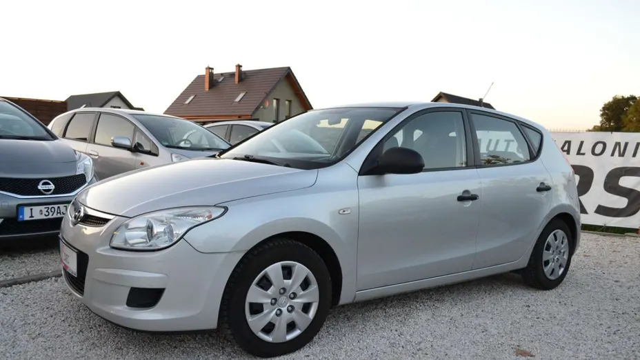 HYUNDAI i30 -
