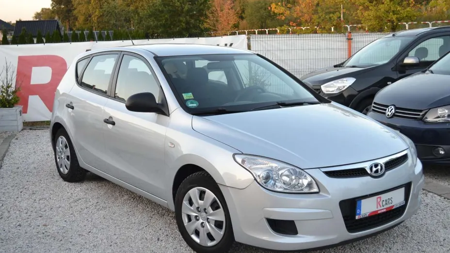 HYUNDAI i30 -
