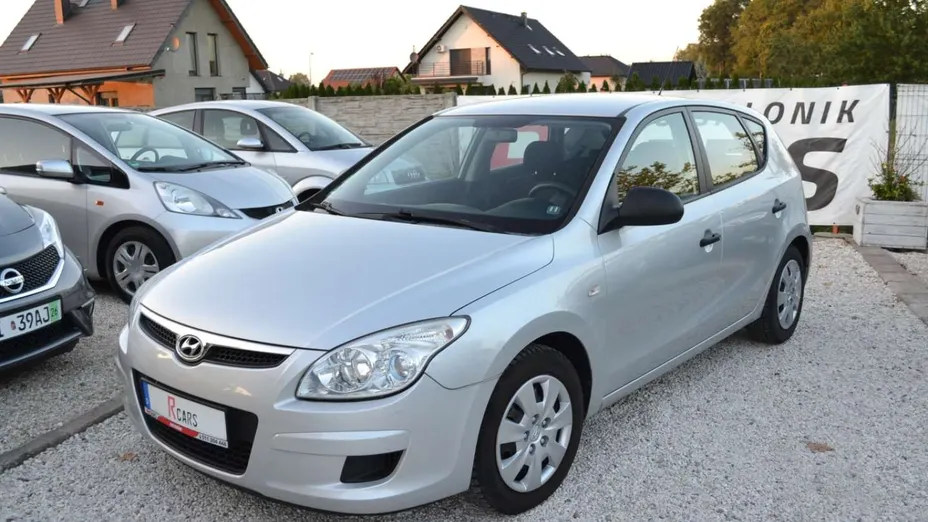 HYUNDAI i30 -