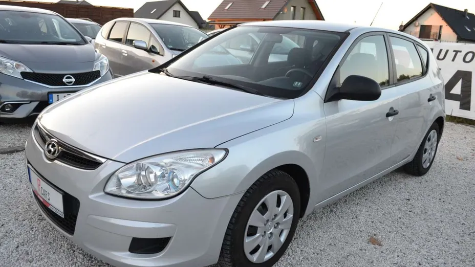 HYUNDAI i30 -