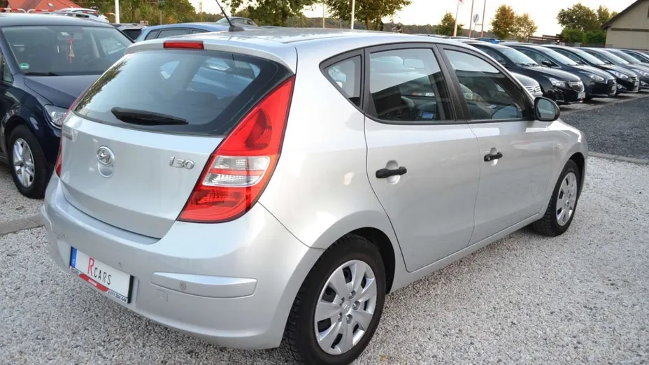HYUNDAI i30 -