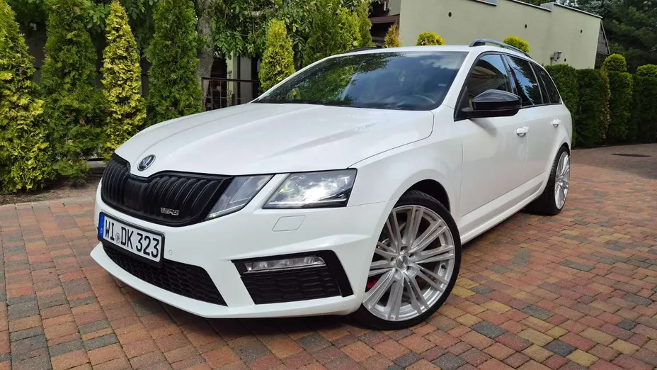 SKODA Octavia -