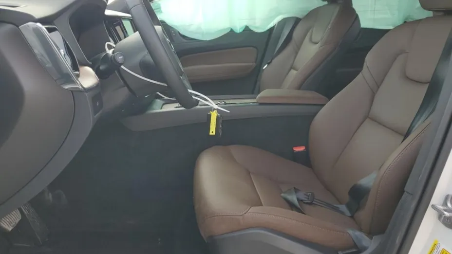 VOLVO XC60 -