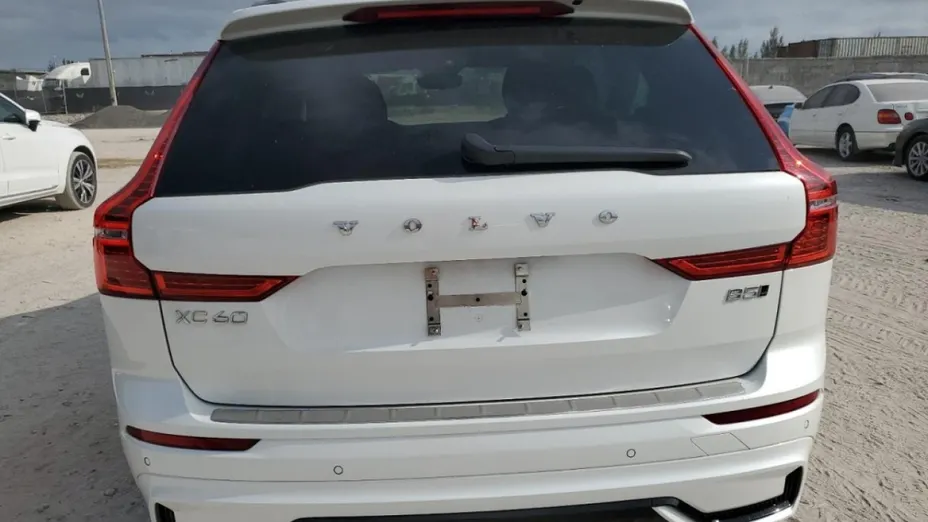 VOLVO XC60 -
