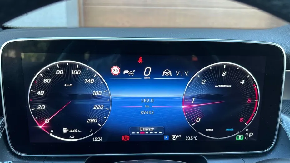 MERCEDES-BENZ GLC -