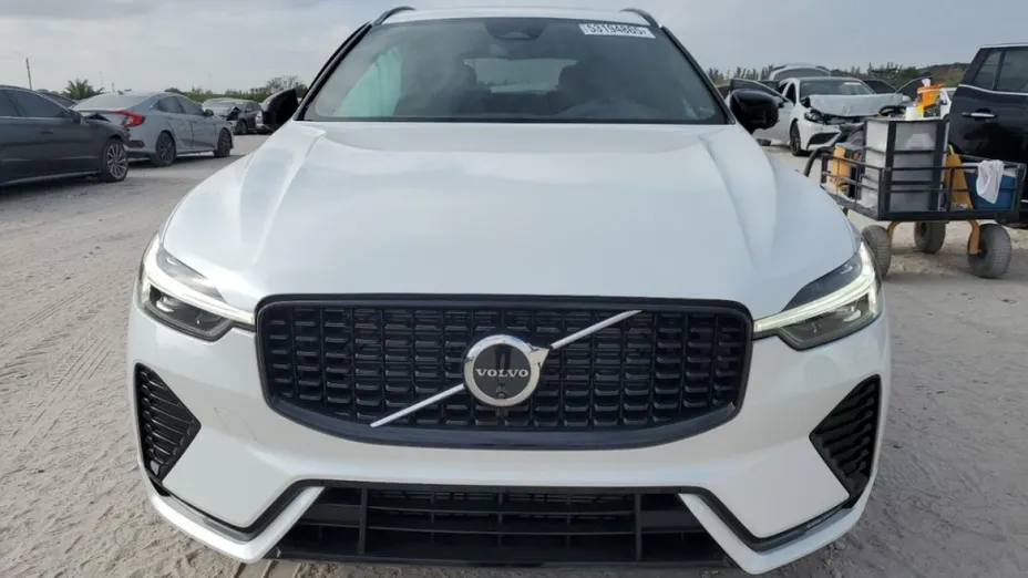 VOLVO XC60 -