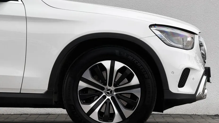 MERCEDES-BENZ GLC -