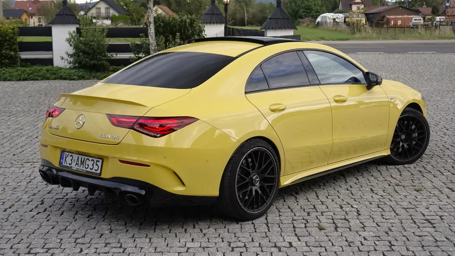 MERCEDES-BENZ CLA -