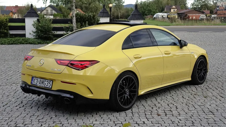 MERCEDES-BENZ CLA -