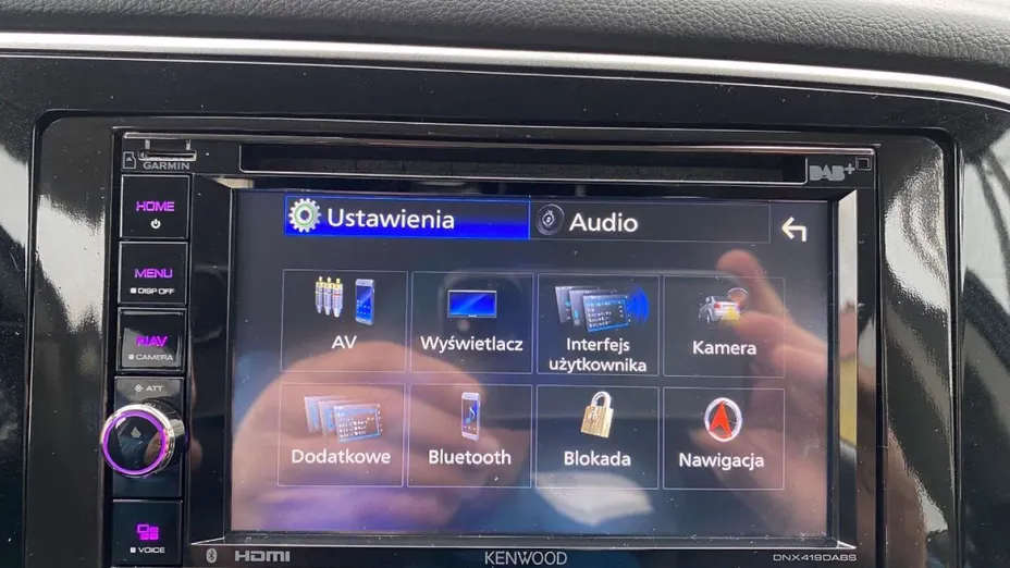 MITSUBISHI Outlander -