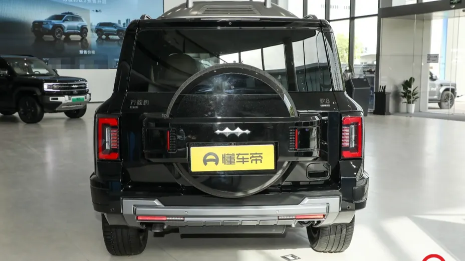 BYD Leopard 8 -