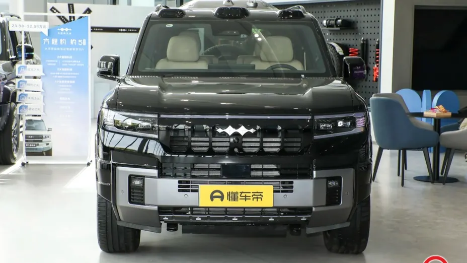 BYD Leopard 8 -