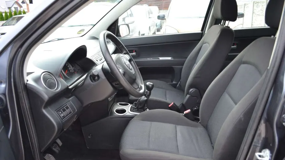 MAZDA 2 -