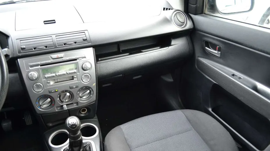 MAZDA 2 -