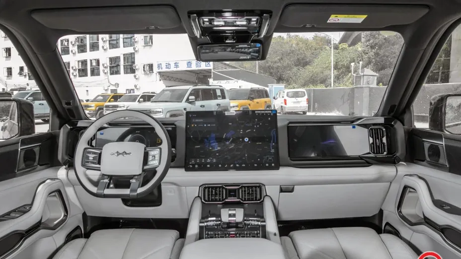 BYD Leopard 8 -