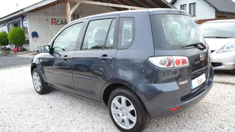 MAZDA 2 -