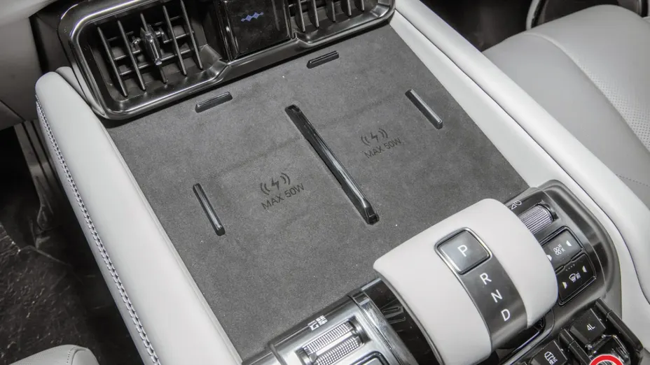 BYD Leopard 8 -