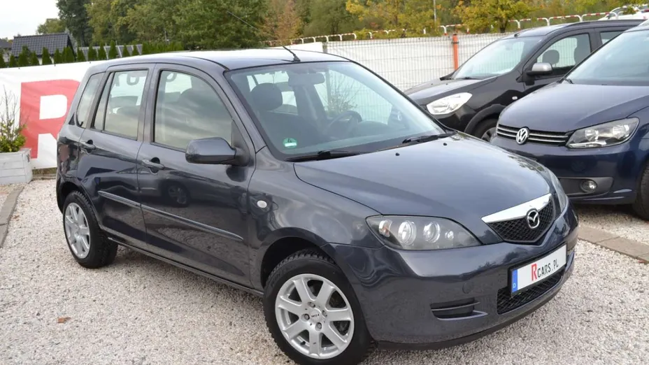 MAZDA 2 -