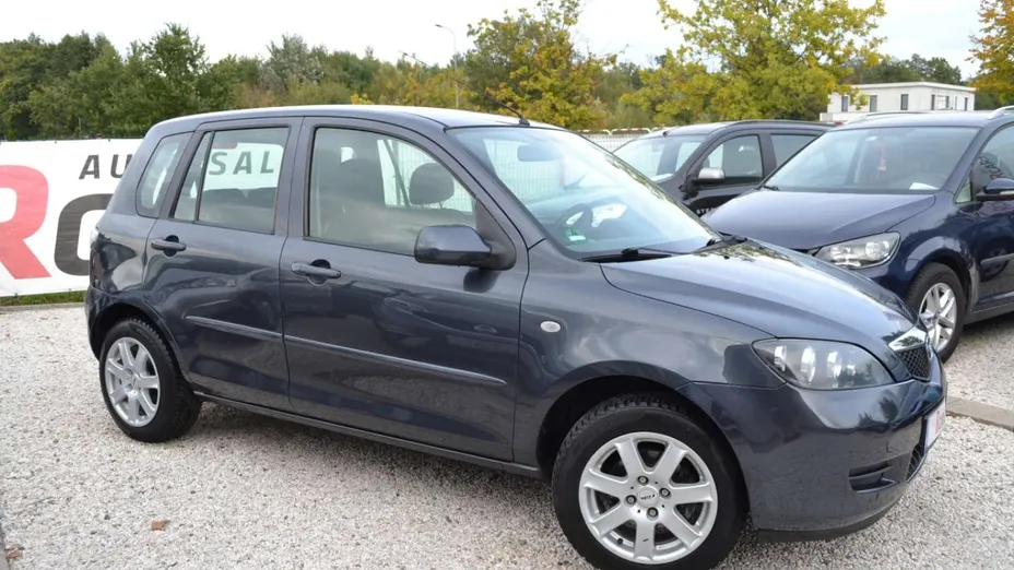 MAZDA 2 -