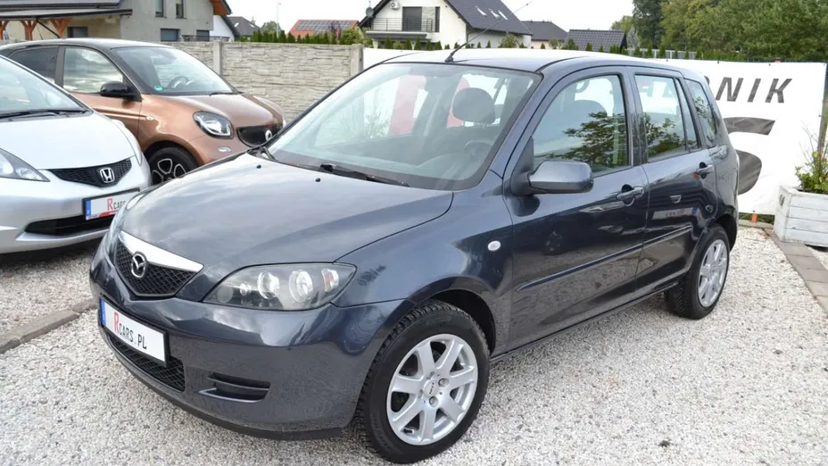 MAZDA 2 -