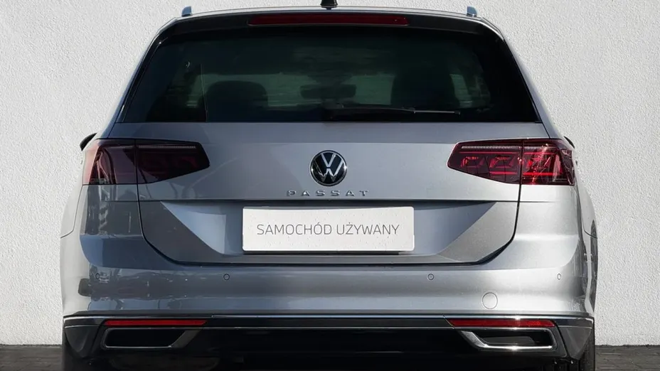 VOLKSWAGEN Passat -